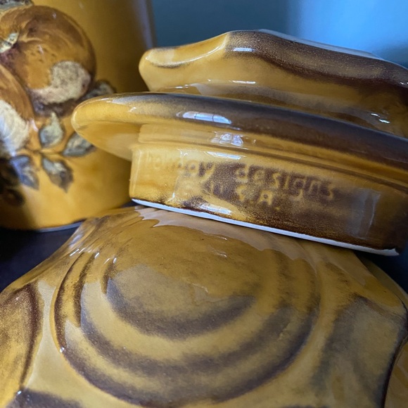 Vintage 60s Canister Set Holiday Designs USA - Picture 4 of 9